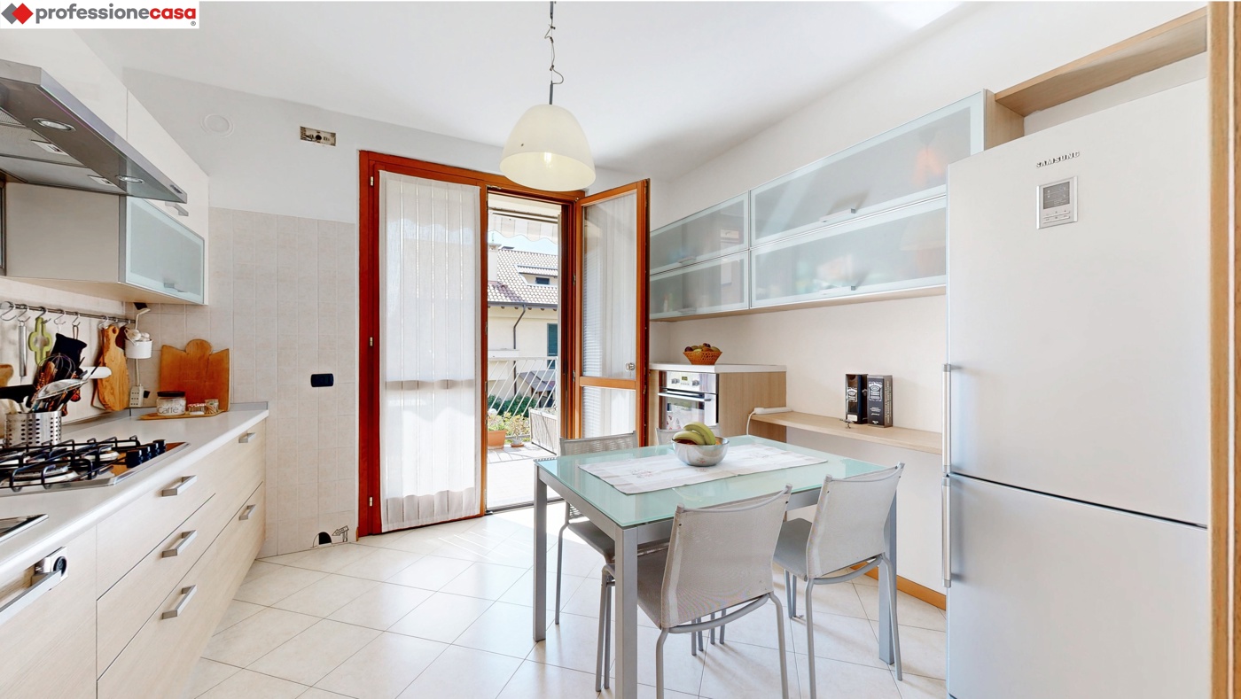 Bilocale con box a Gessate