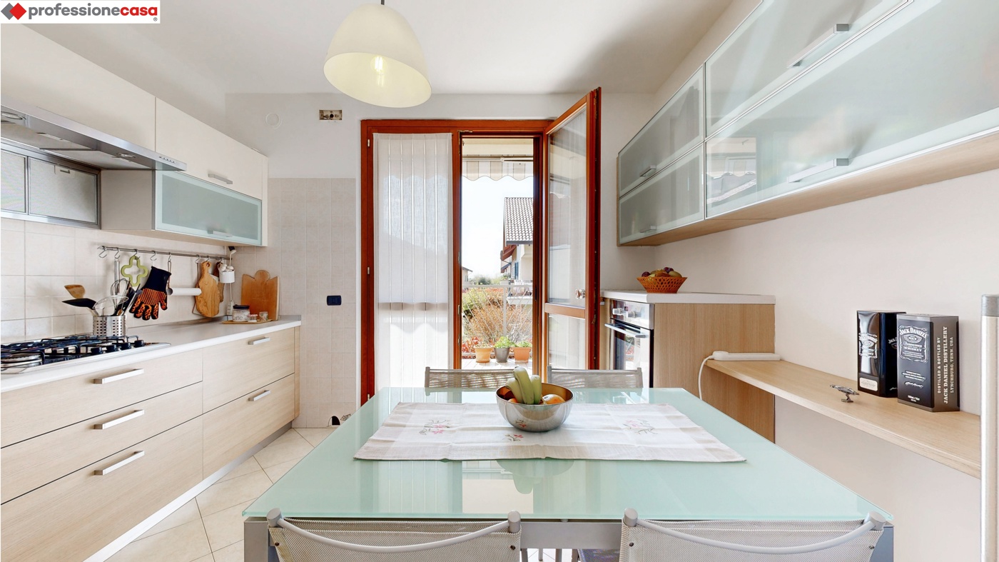 Bilocale con box a Gessate