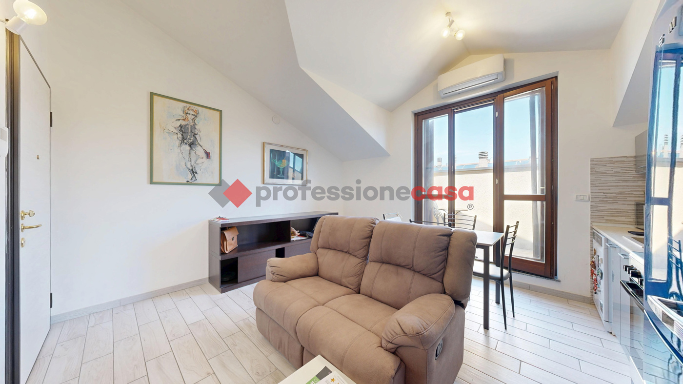 Bilocale con box a Masate