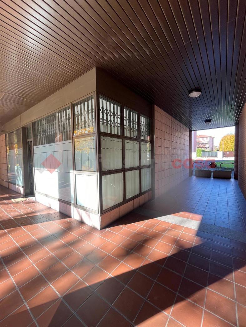 Negozio in vendita a Gessate