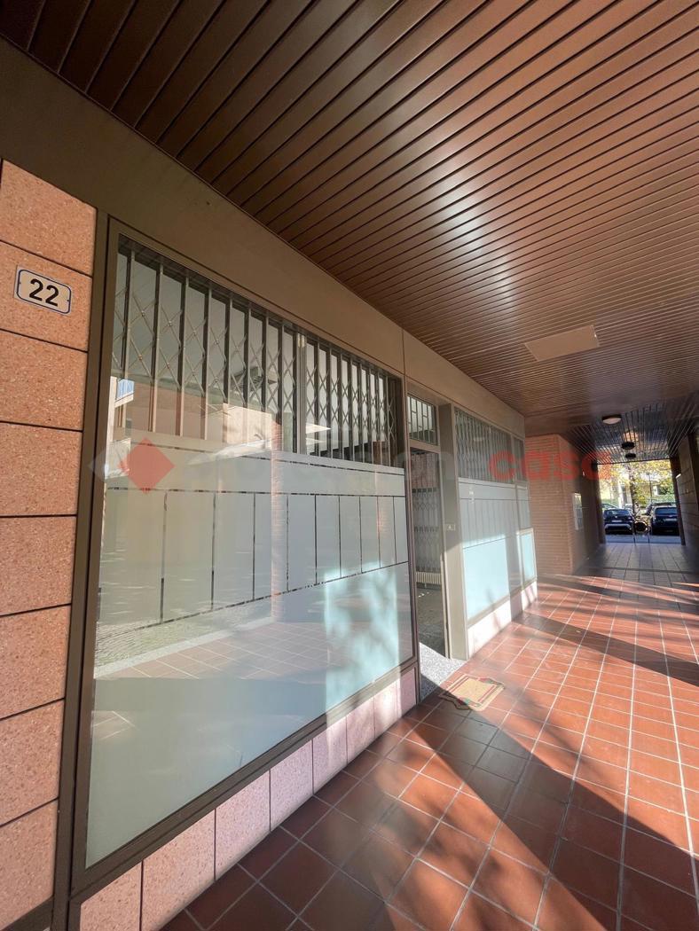 Negozio in vendita a Gessate