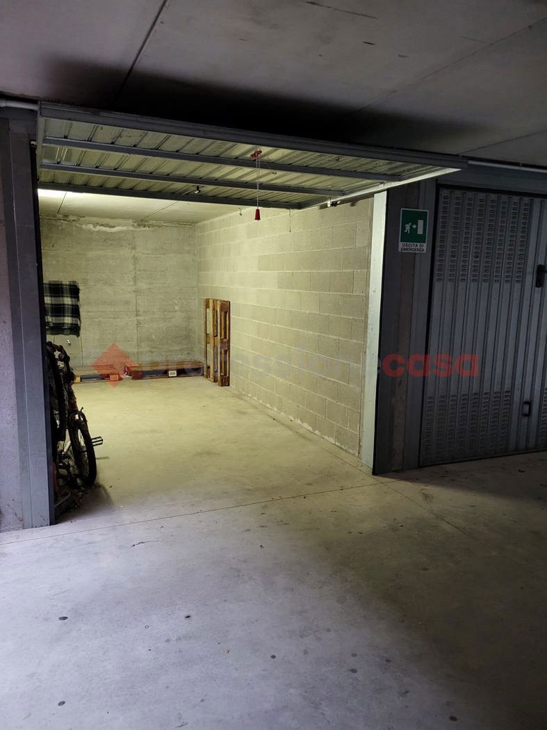 Box/Garage 15mq in vendita a Gessate