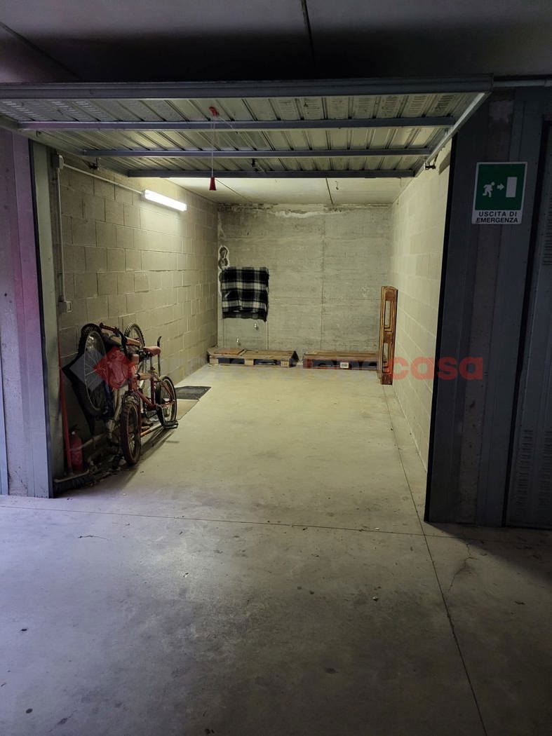 Box/Garage 15mq in vendita a Gessate