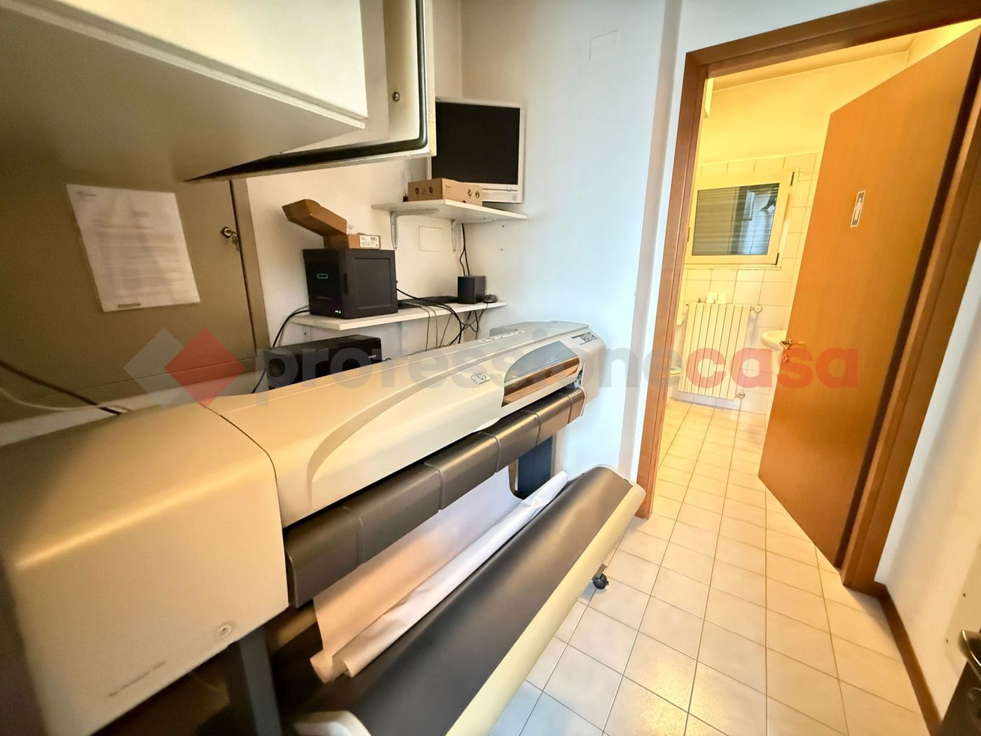 Ufficio con box doppio a Gessate