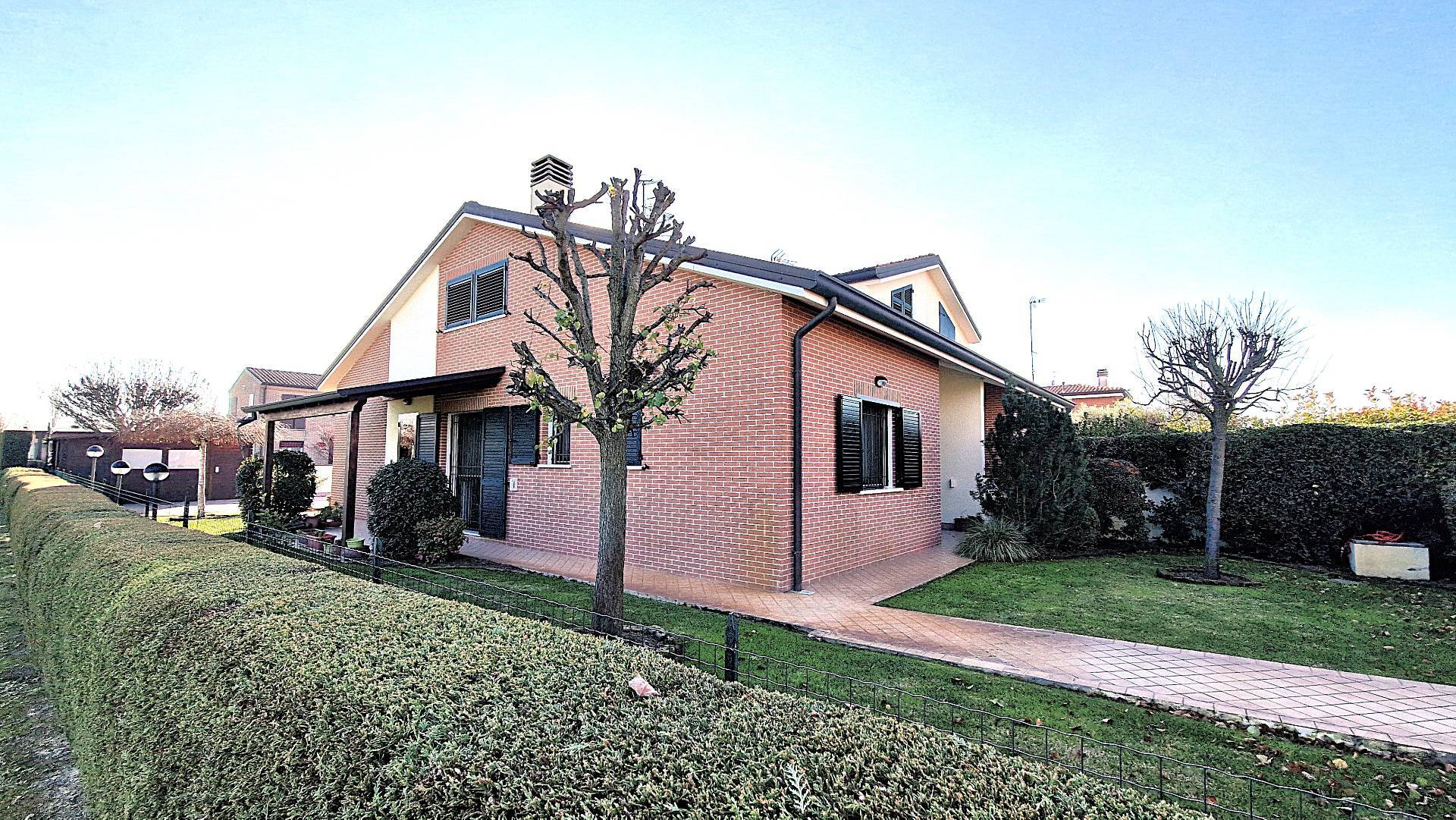 Villa in vendita a Ferrara, Pontegradella