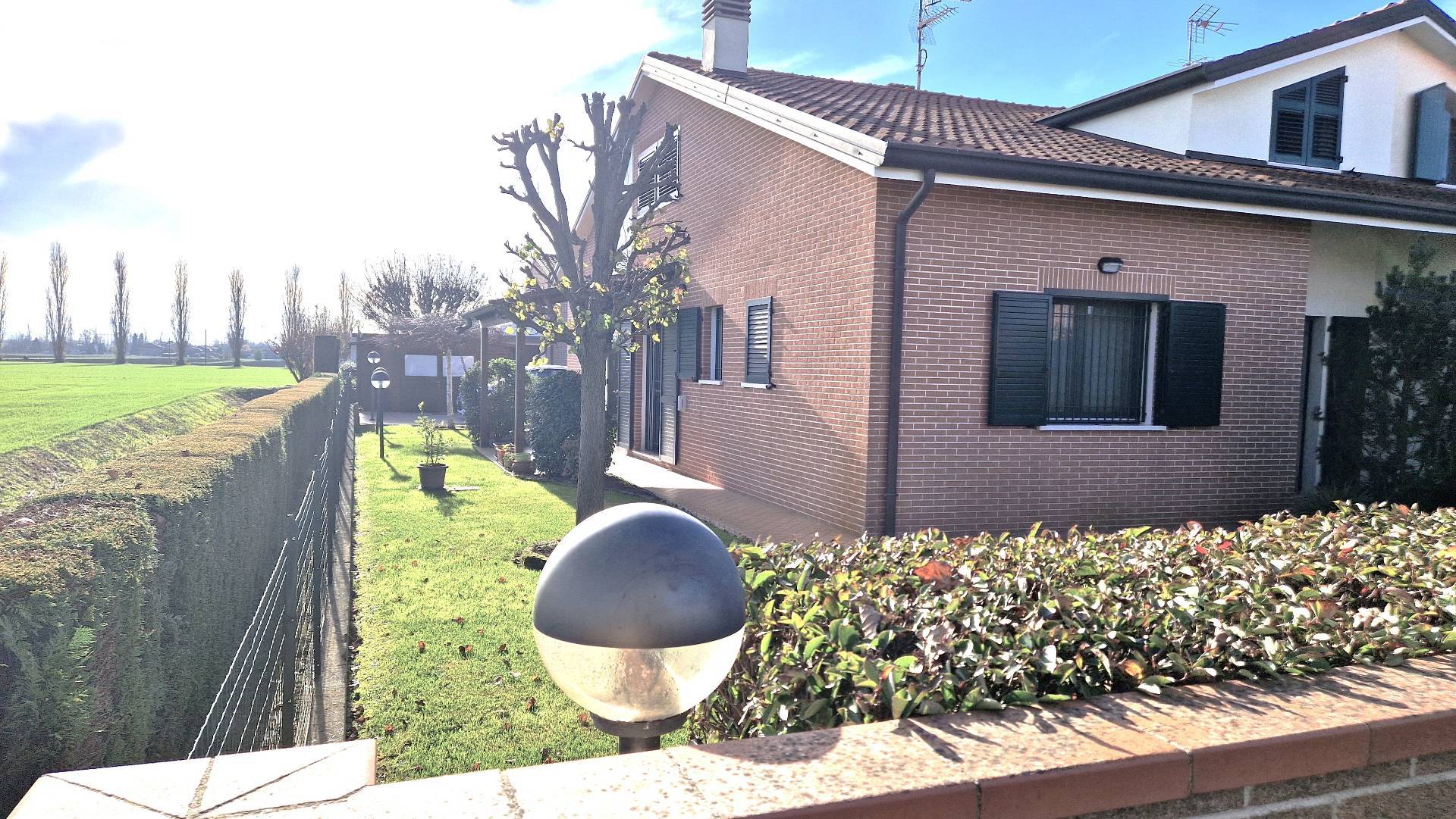 Villa in vendita a Ferrara, Pontegradella