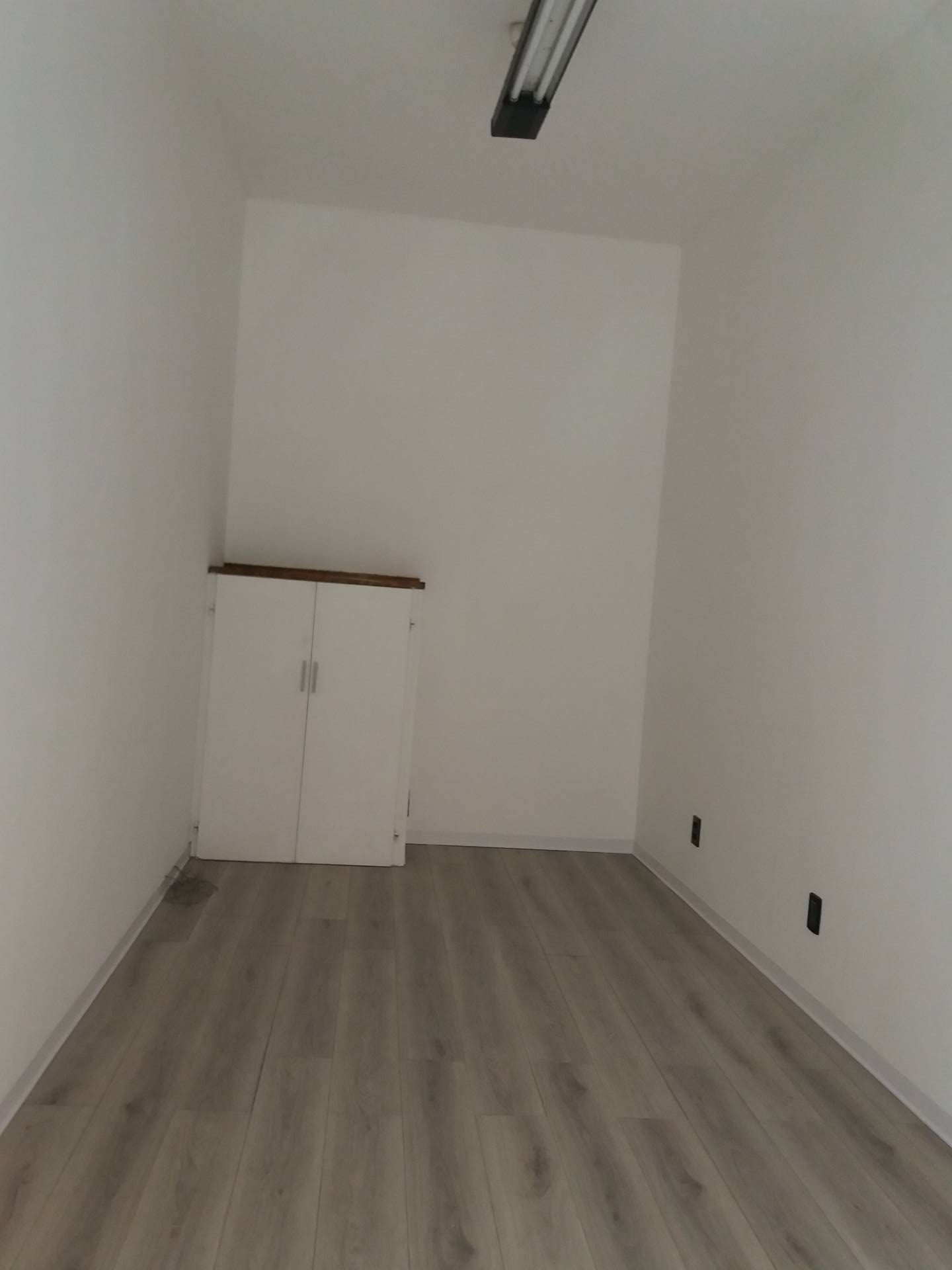 Locale commerciale in affitto a Ferrara, Centro storico