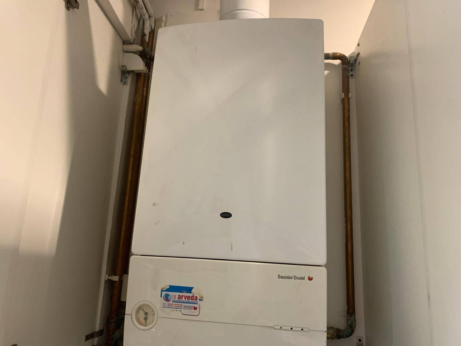 Locale commerciale in vendita a Ferrara, Via Bologna