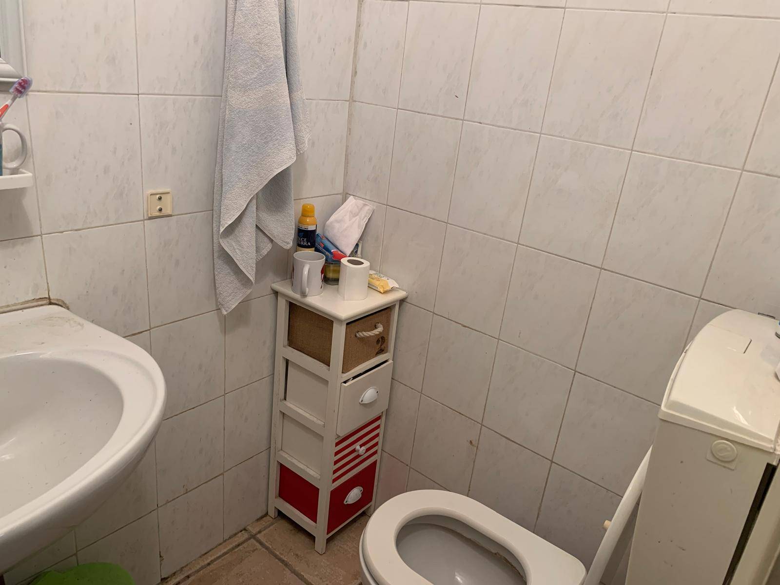 Locale commerciale in vendita a Ferrara, Via Bologna