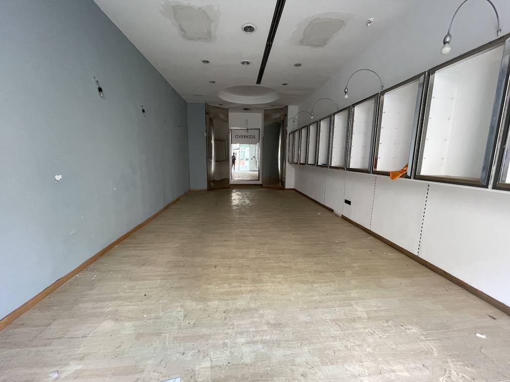 Locale Commerciale in affitto a Reggio di Calabria, Centro