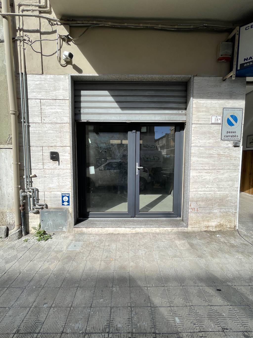 Locale Commerciale in affitto a Reggio di Calabria