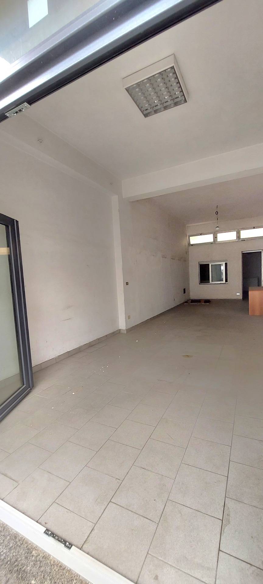 Locale Commerciale in affitto a Reggio di Calabria