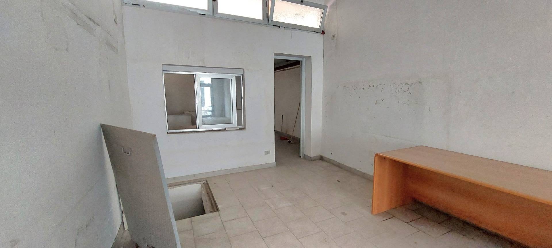 Locale Commerciale in affitto a Reggio di Calabria