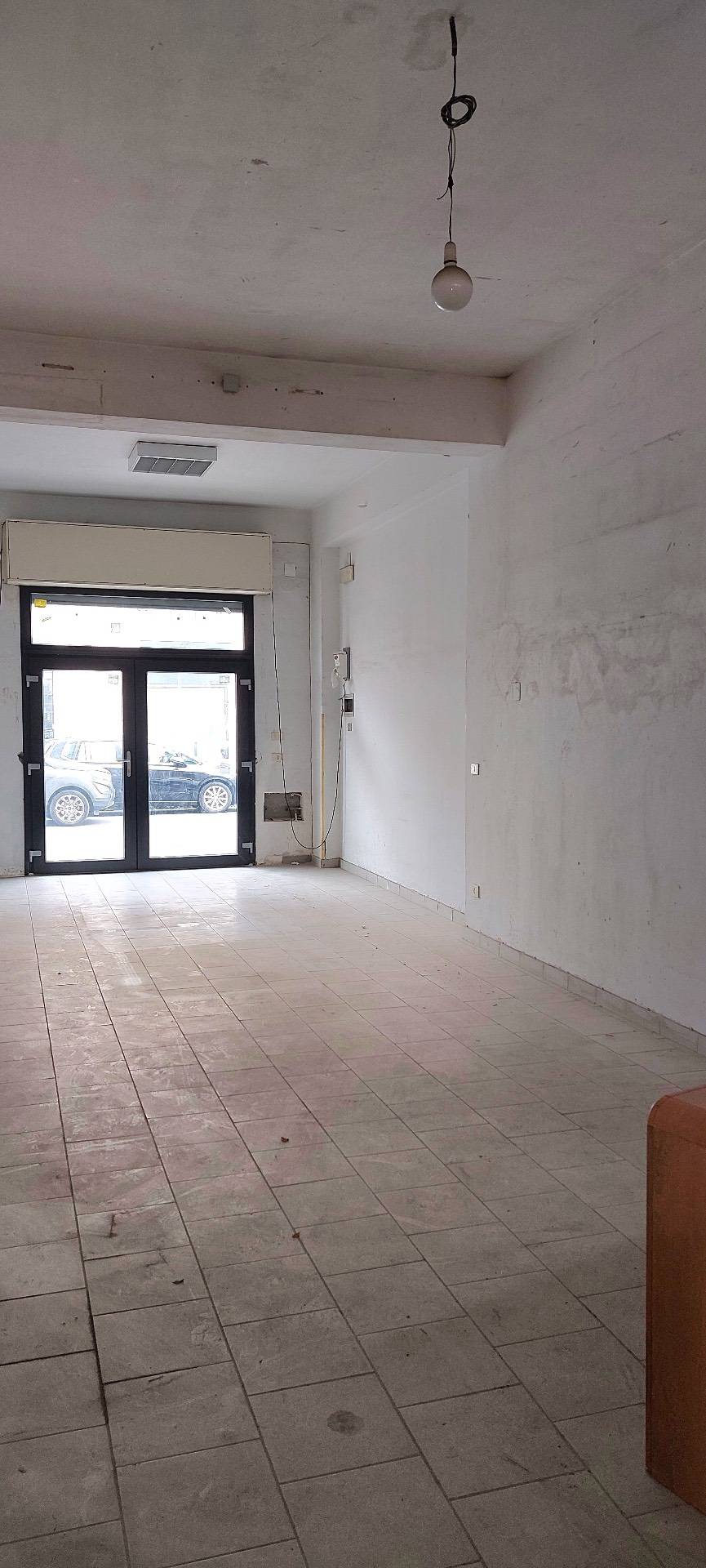 Locale Commerciale in affitto a Reggio di Calabria