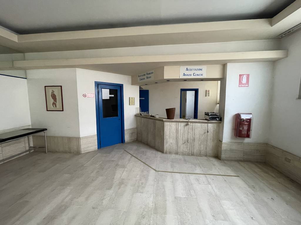 Locale Commerciale in vendita a Reggio di Calabria