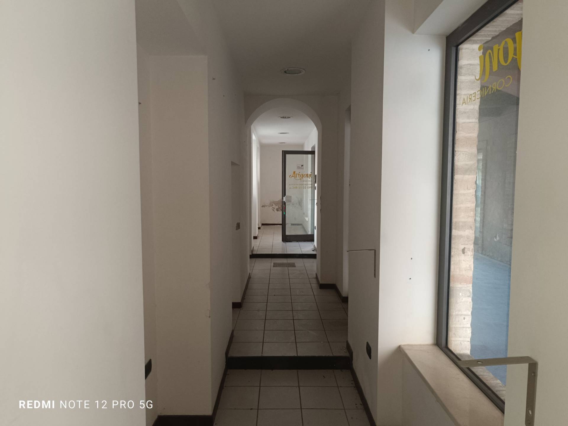 Locale commerciale in vendita a Macerata