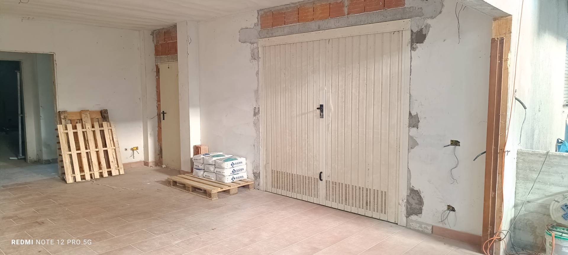 Magazzino in vendita a Macerata, Semicentrale