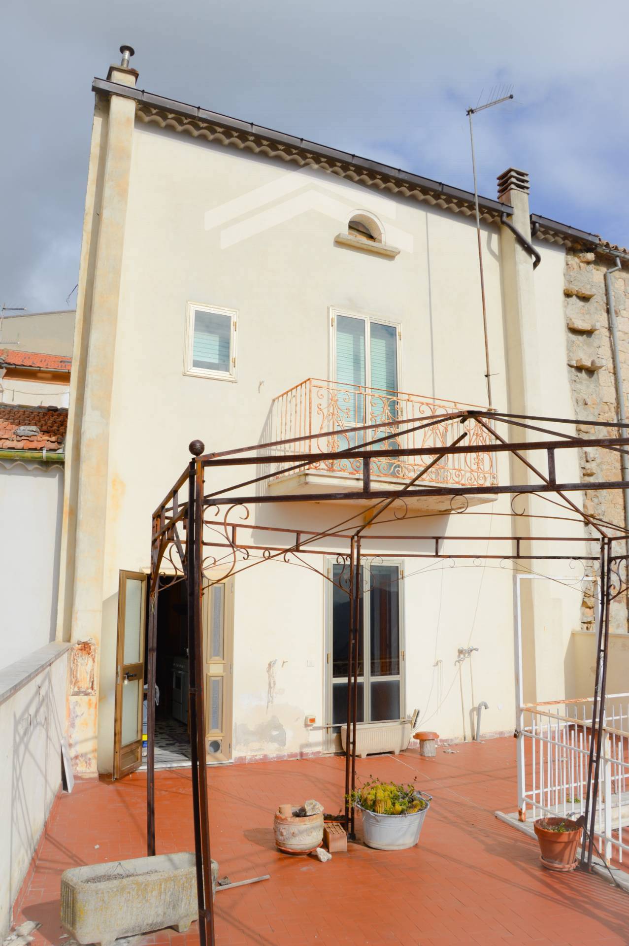 Stabile/Palazzo con terrazzo a Castelbottaccio