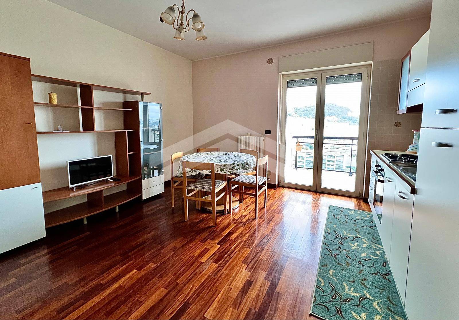 Appartamento in affitto a Campobasso, Centro