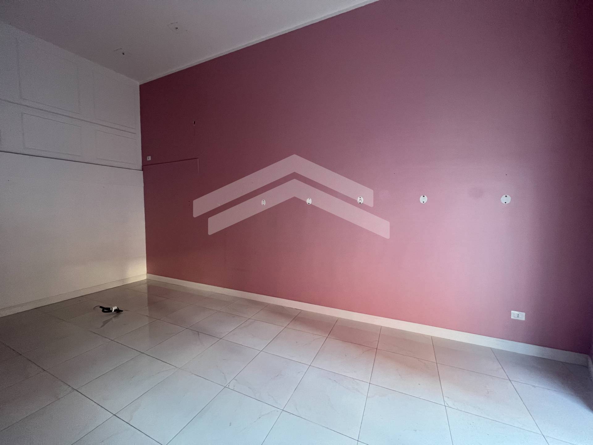 Locale commerciale in affitto a Campobasso, Centro