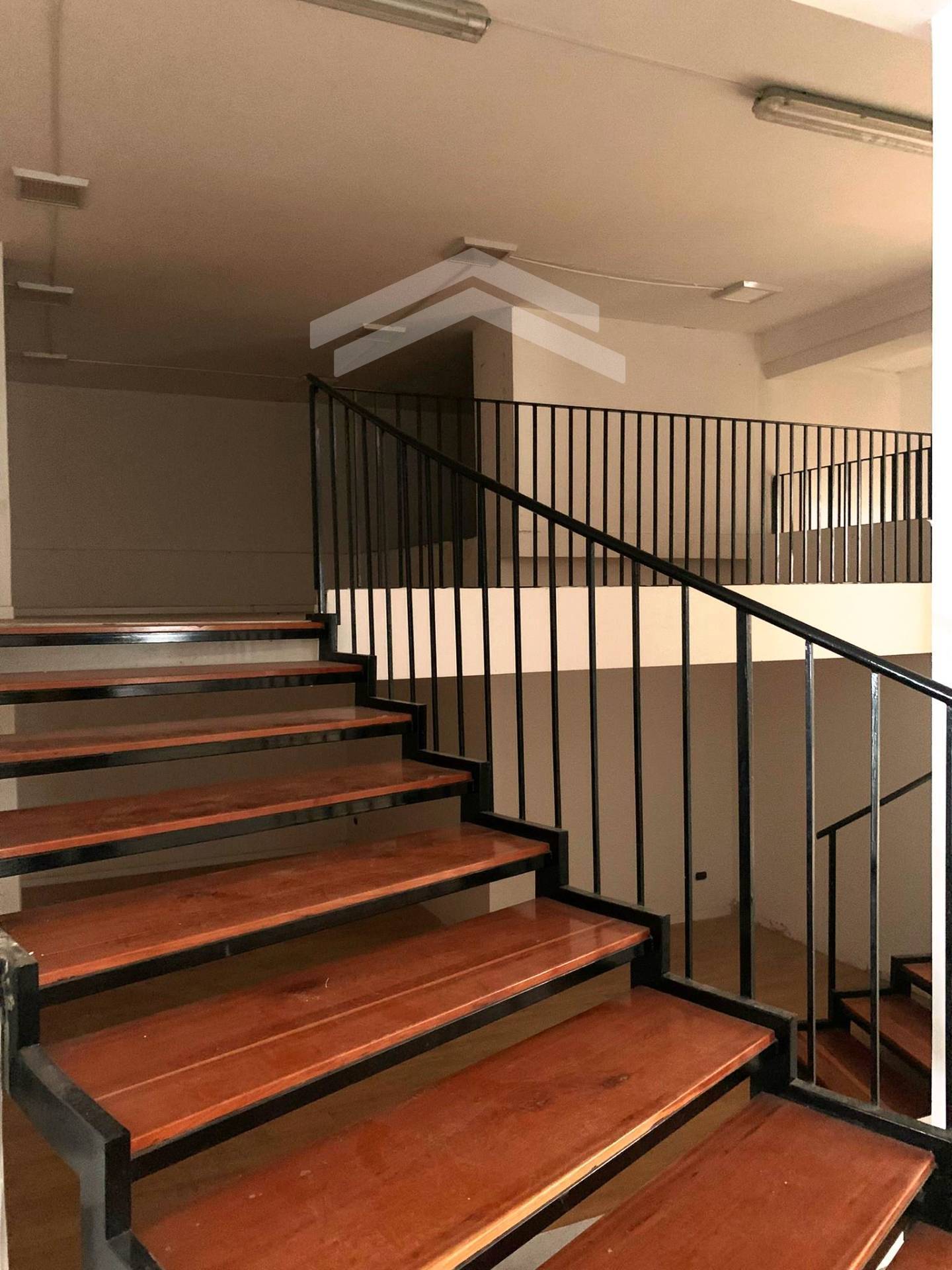 Locale commerciale in affitto a Campobasso, Semicentro