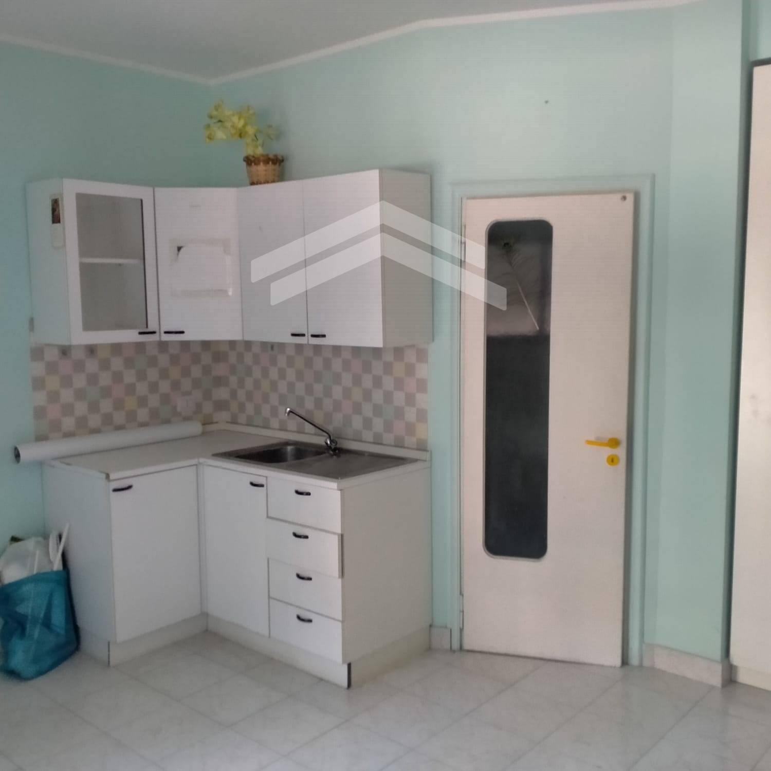 Locale artigianale in vendita a Campobasso, Semicentro