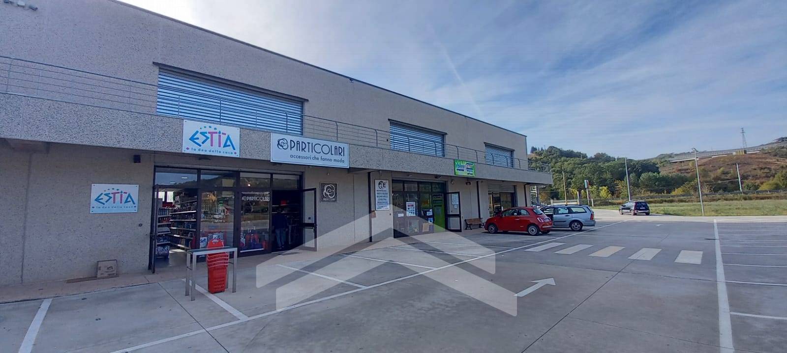 Locale commerciale in affitto a Gambatesa