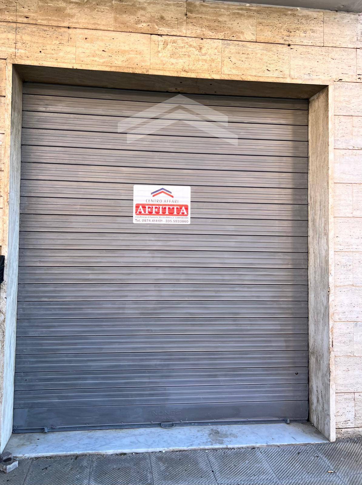 Locale commerciale in affitto a Campobasso, Semicentro