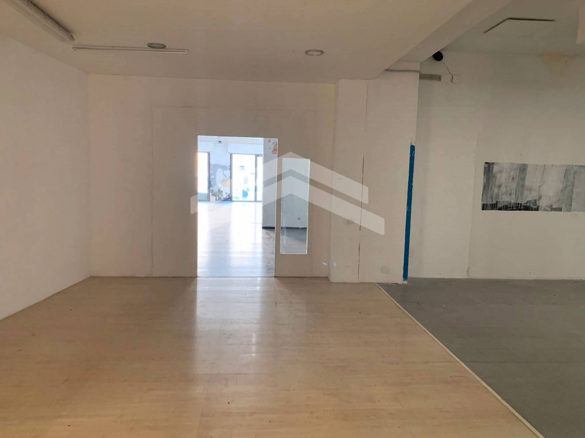 Locale commerciale in affitto a Campobasso, Semicentro