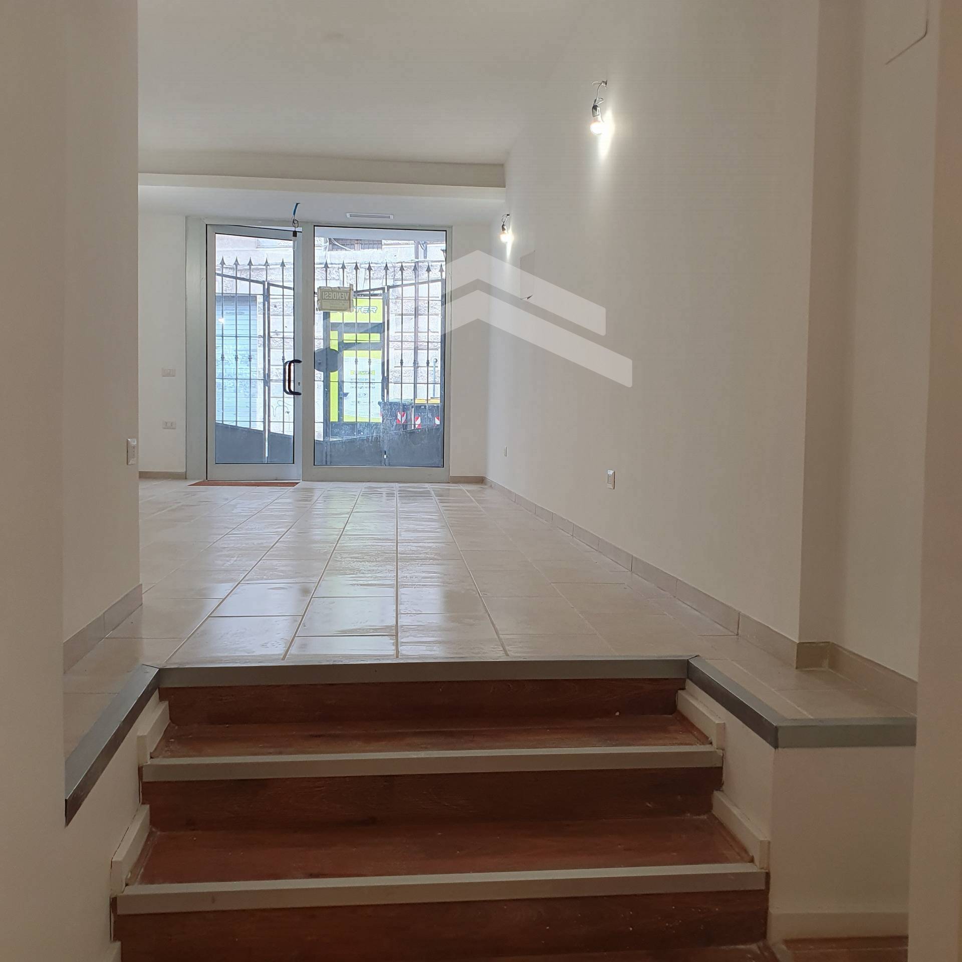 Locale commerciale in vendita a Campobasso, Centro