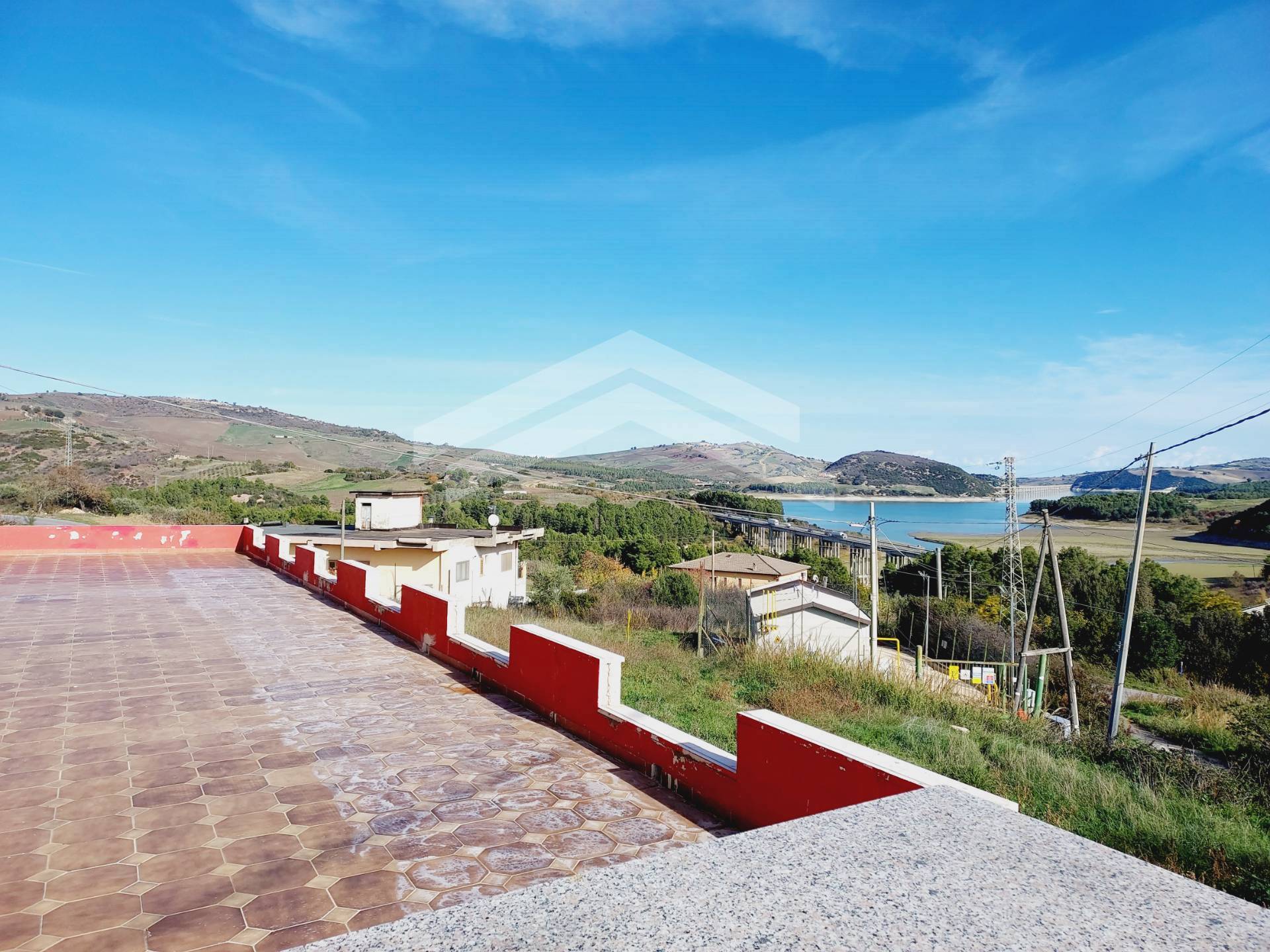 Locale commerciale in vendita a Guardialfiera