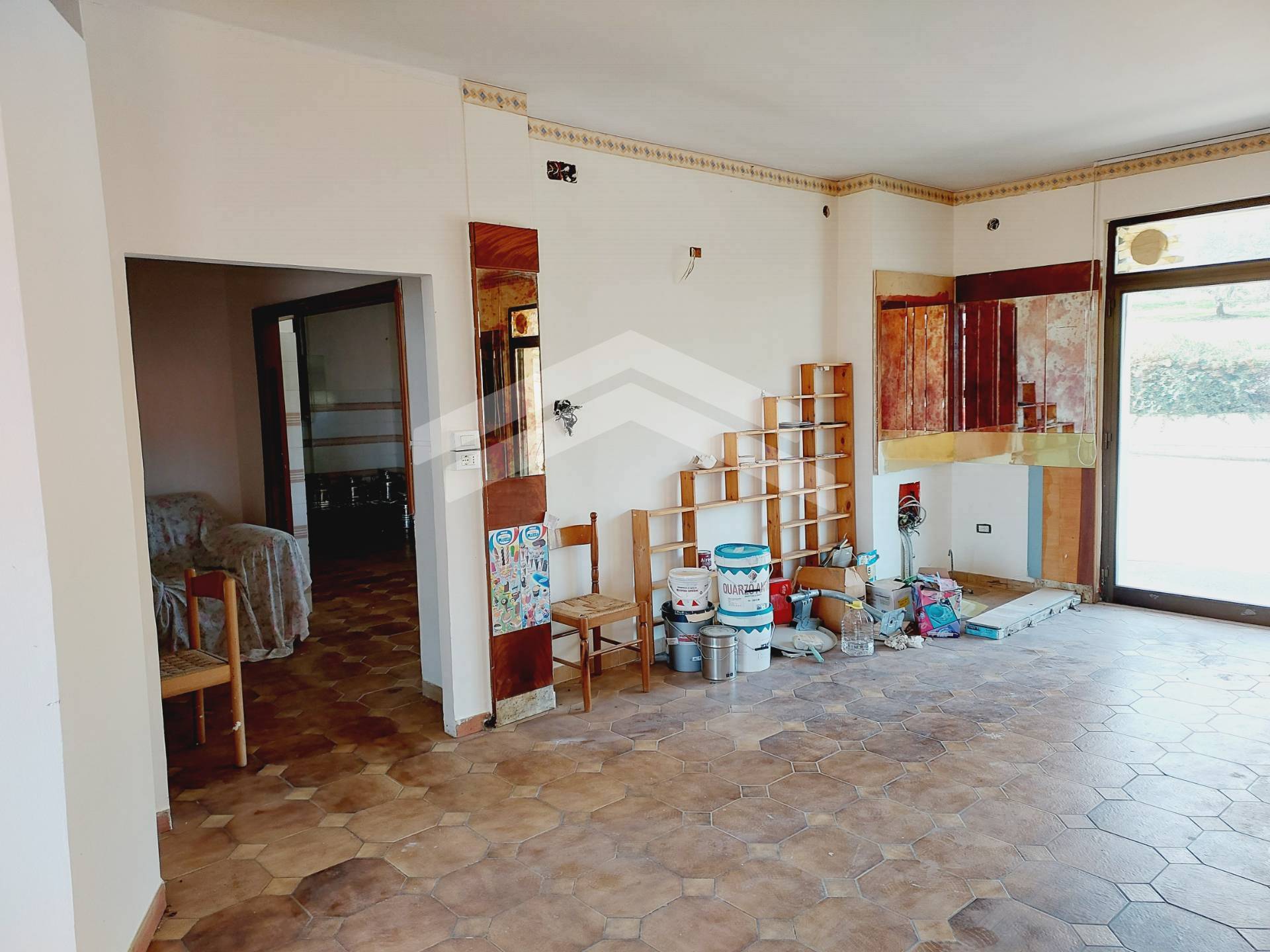 Locale commerciale in vendita a Guardialfiera