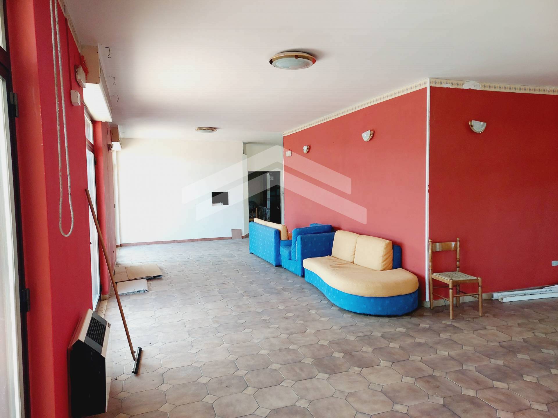 Locale commerciale in vendita a Guardialfiera