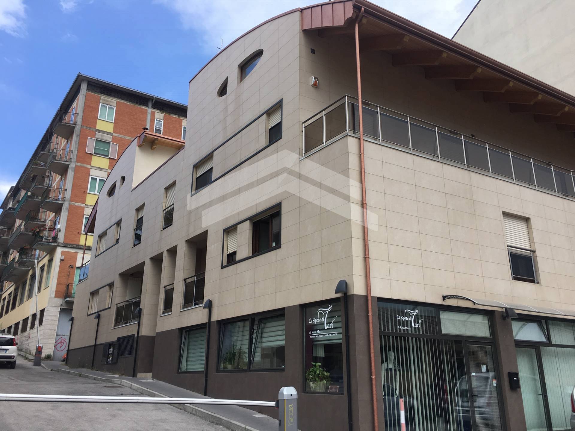 Locale commerciale in affitto a Campobasso, Semicentro