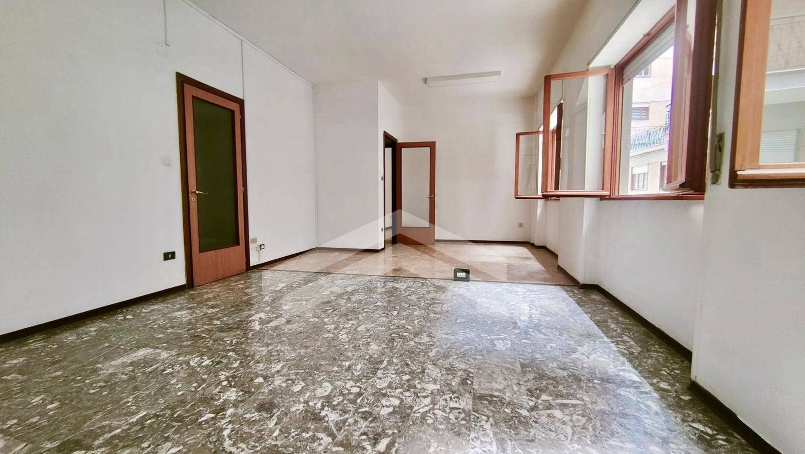 Studio/Ufficio in vendita a Campobasso, Centro