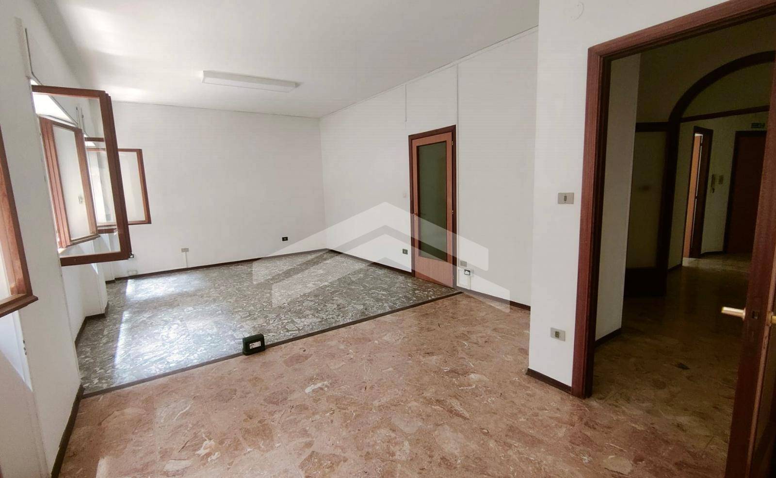 Studio/Ufficio in vendita a Campobasso, Centro