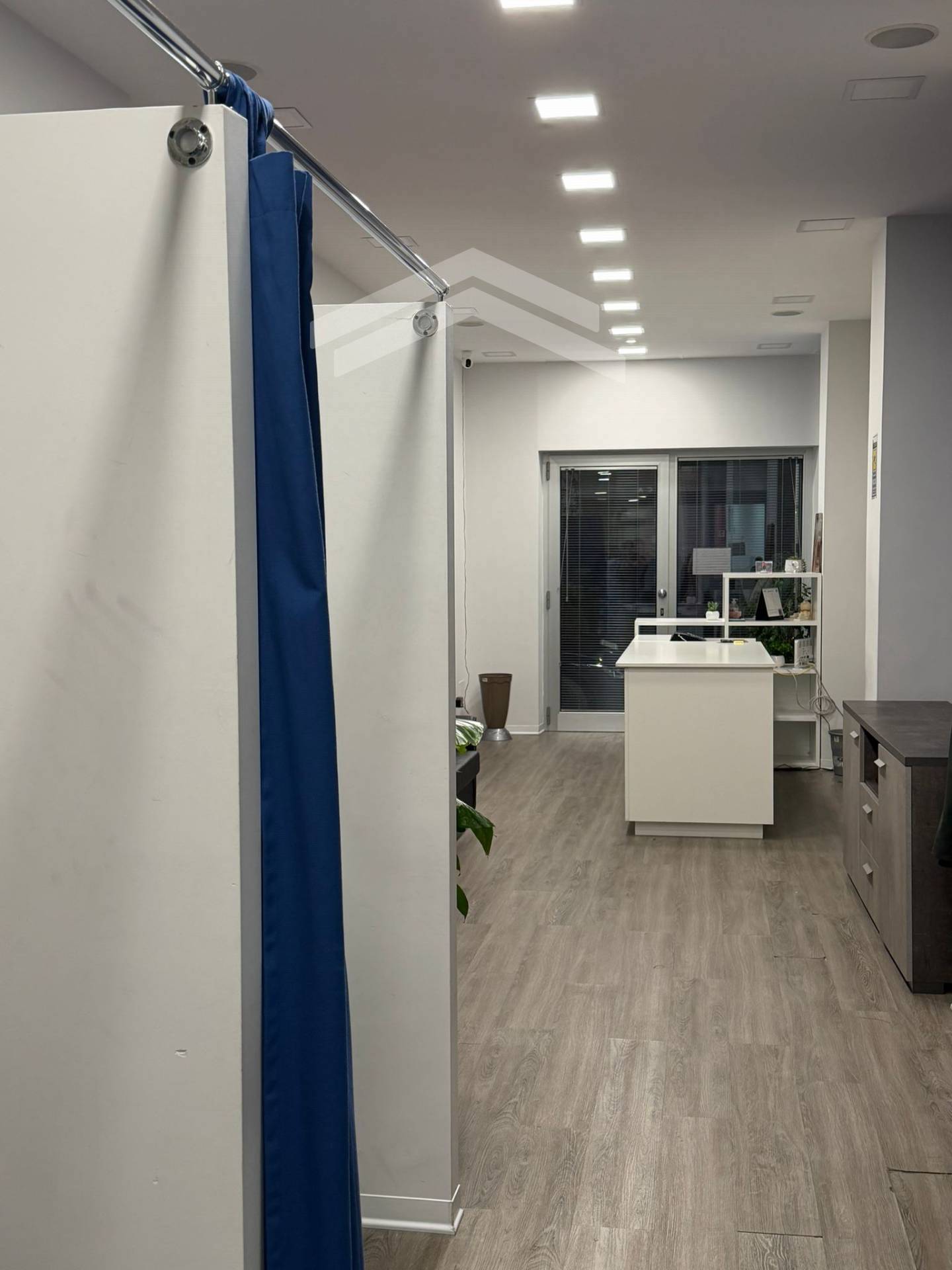 Locale commerciale in affitto a Campobasso, Centro