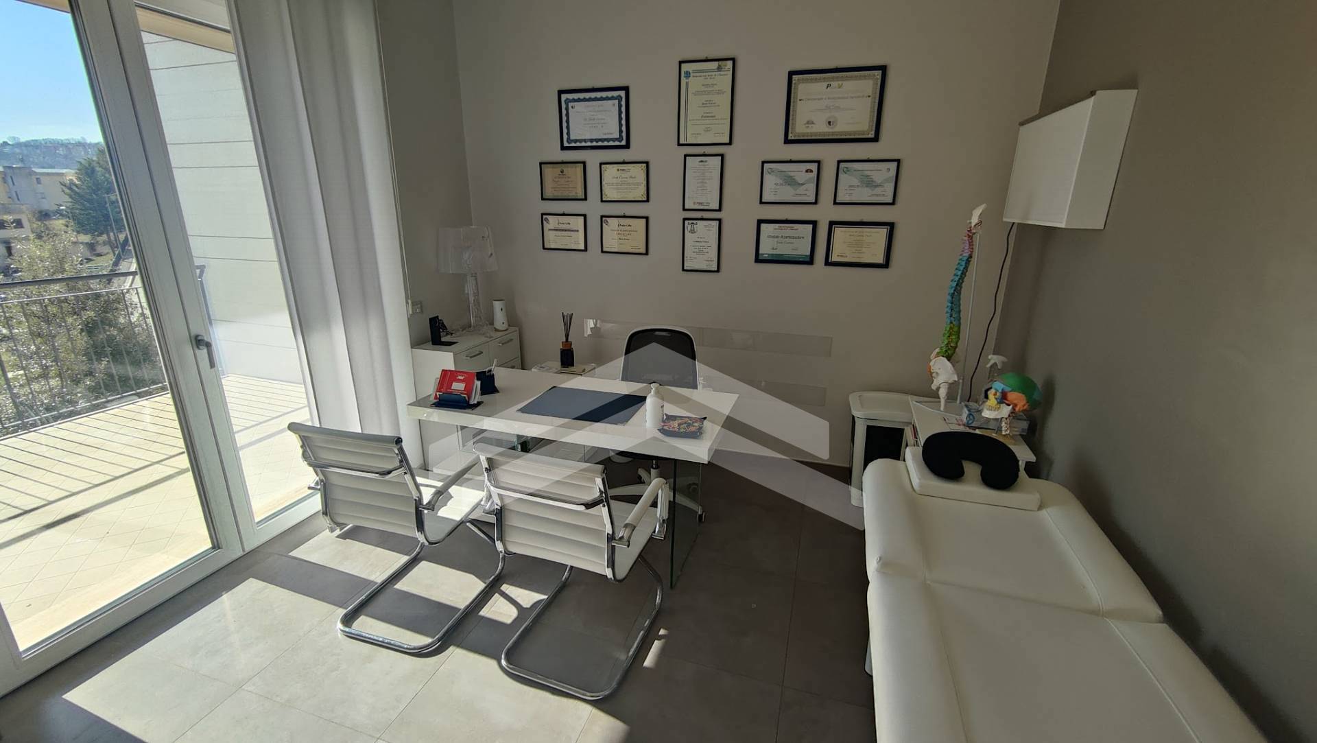 Studio/Ufficio in vendita a Campobasso, Semicentro