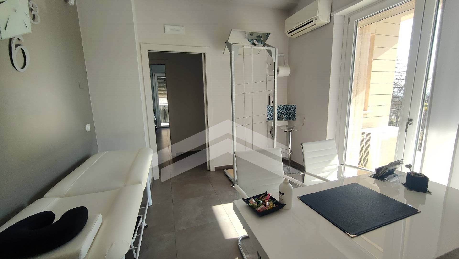 Studio/Ufficio in vendita a Campobasso, Semicentro