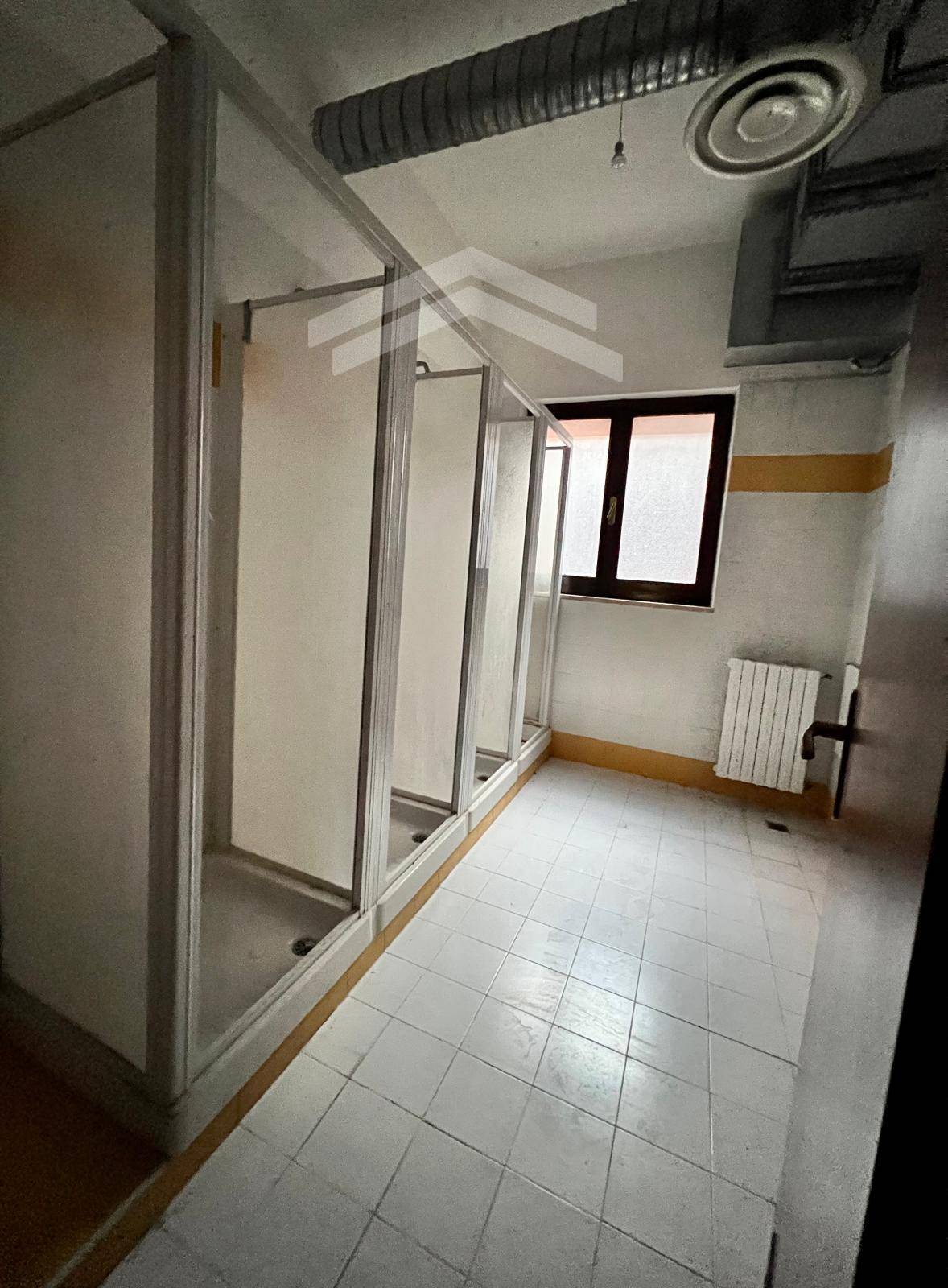 Locale commerciale in affitto a Campobasso, Colle dell'Orso