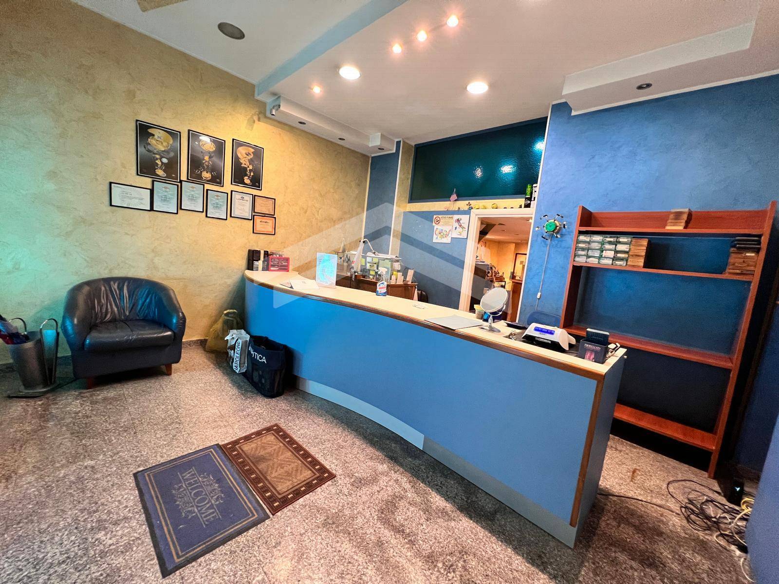 Locale commerciale in affitto a Campobasso, Centro