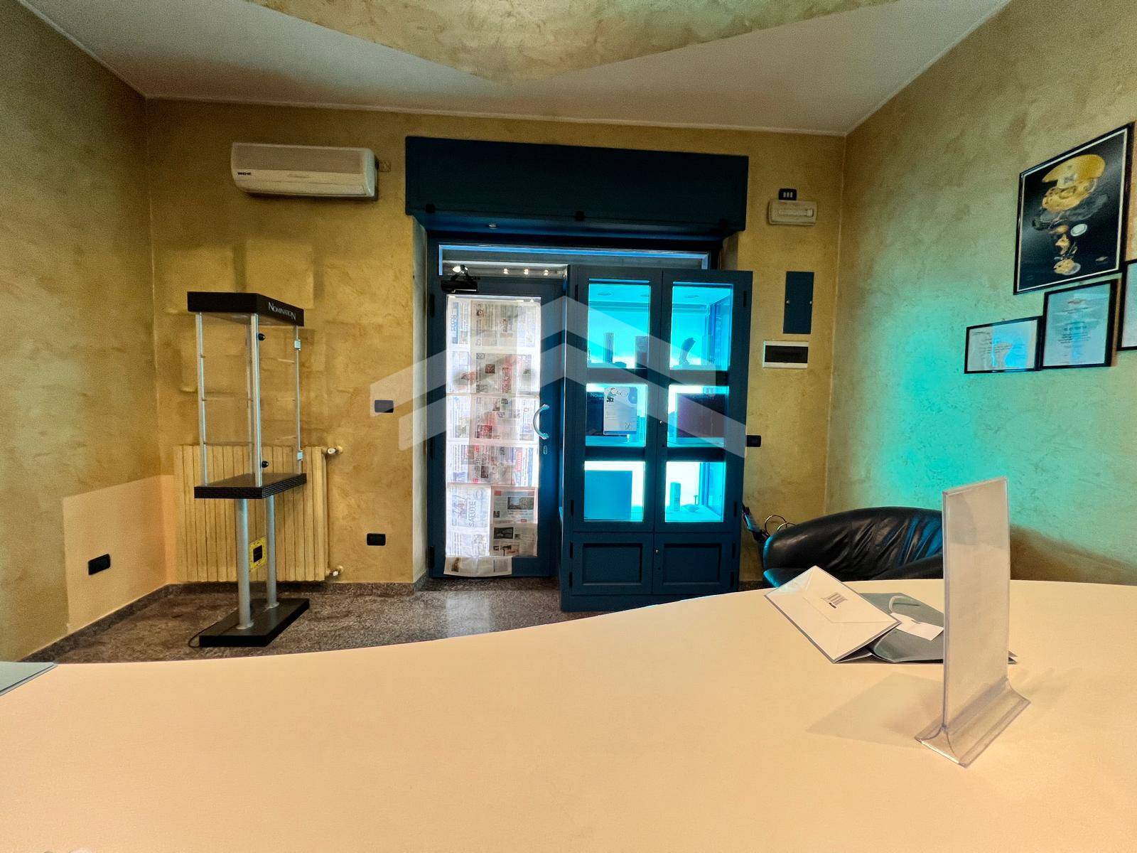 Locale commerciale in affitto a Campobasso, Centro