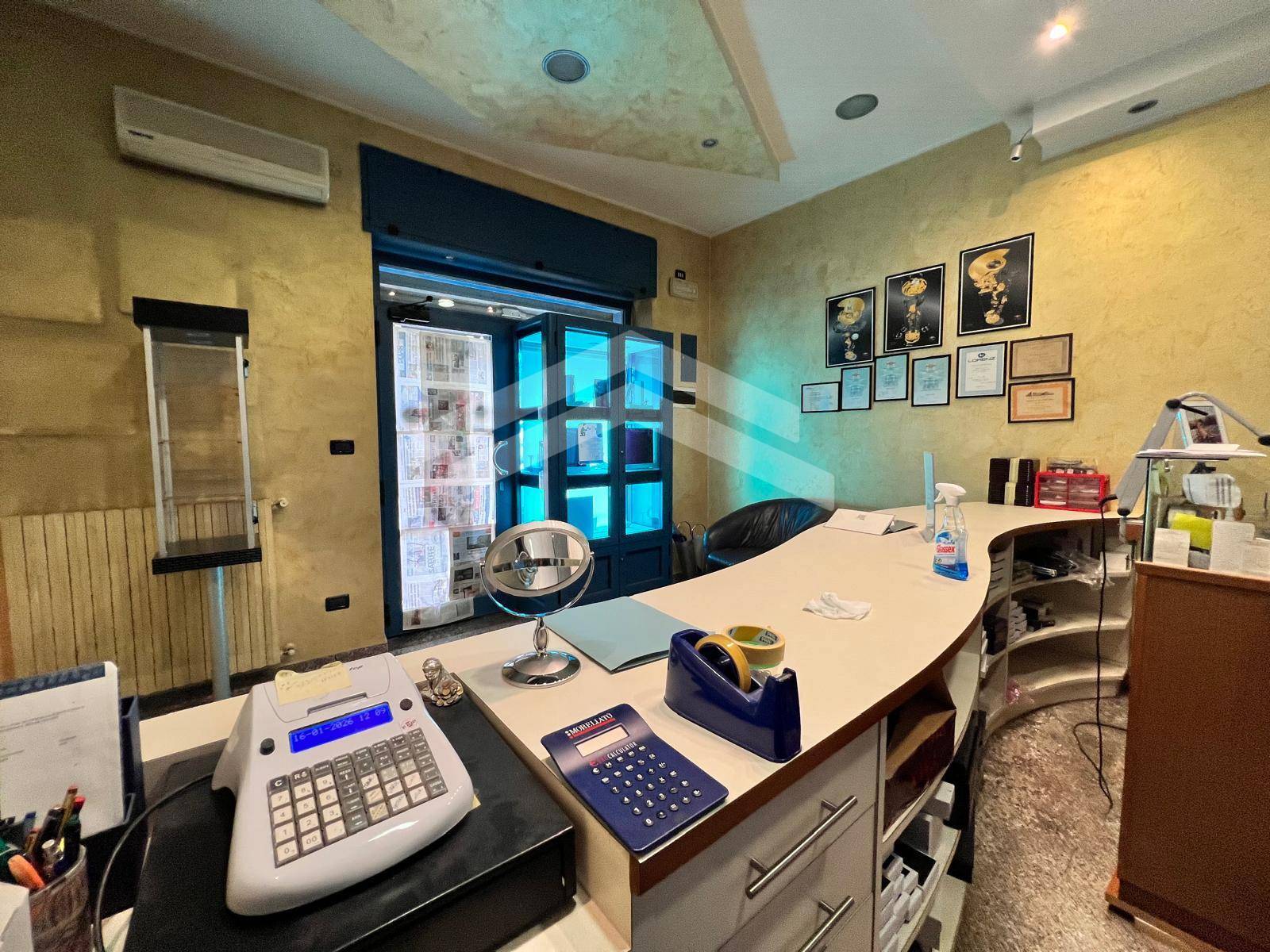 Locale commerciale in affitto a Campobasso, Centro