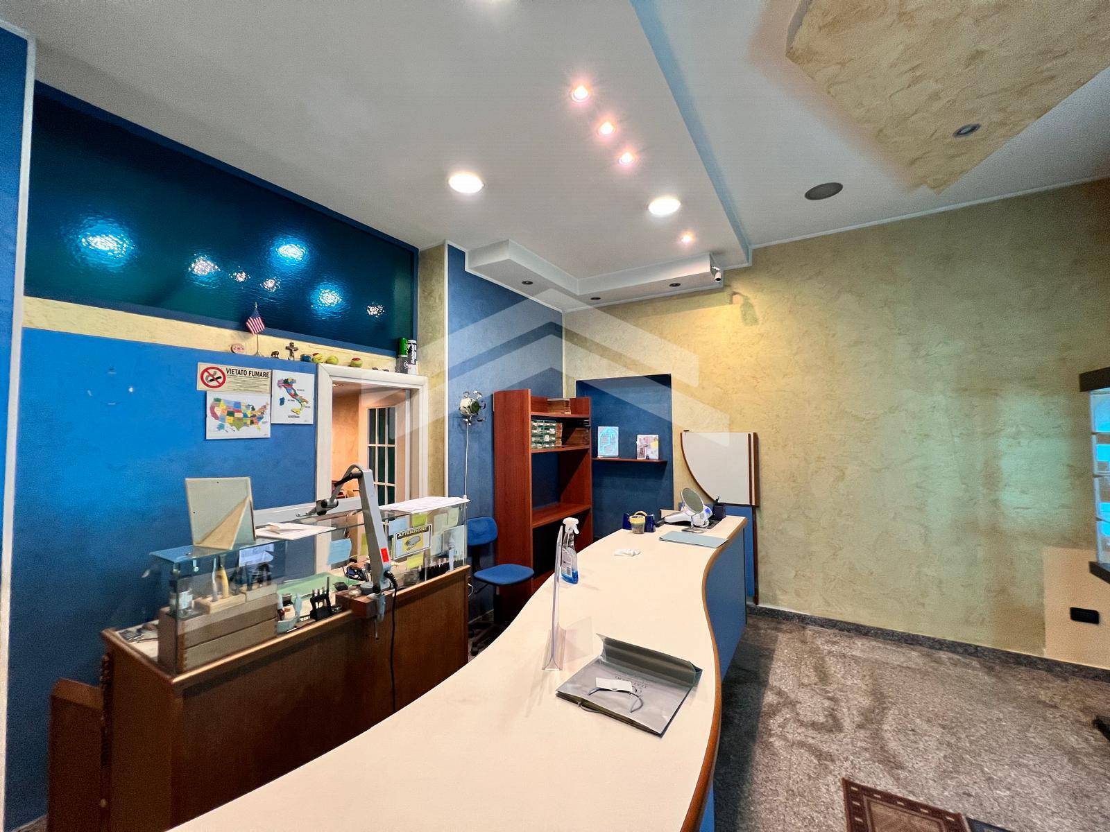 Locale commerciale in affitto a Campobasso, Centro