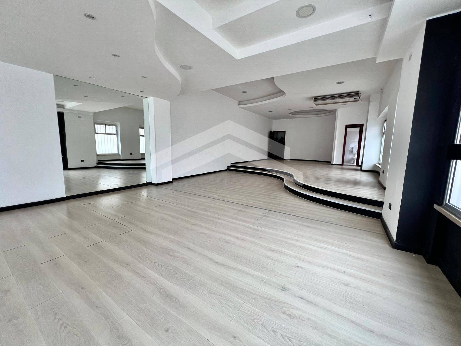 Locale commerciale in affitto a Campobasso, Semicentro