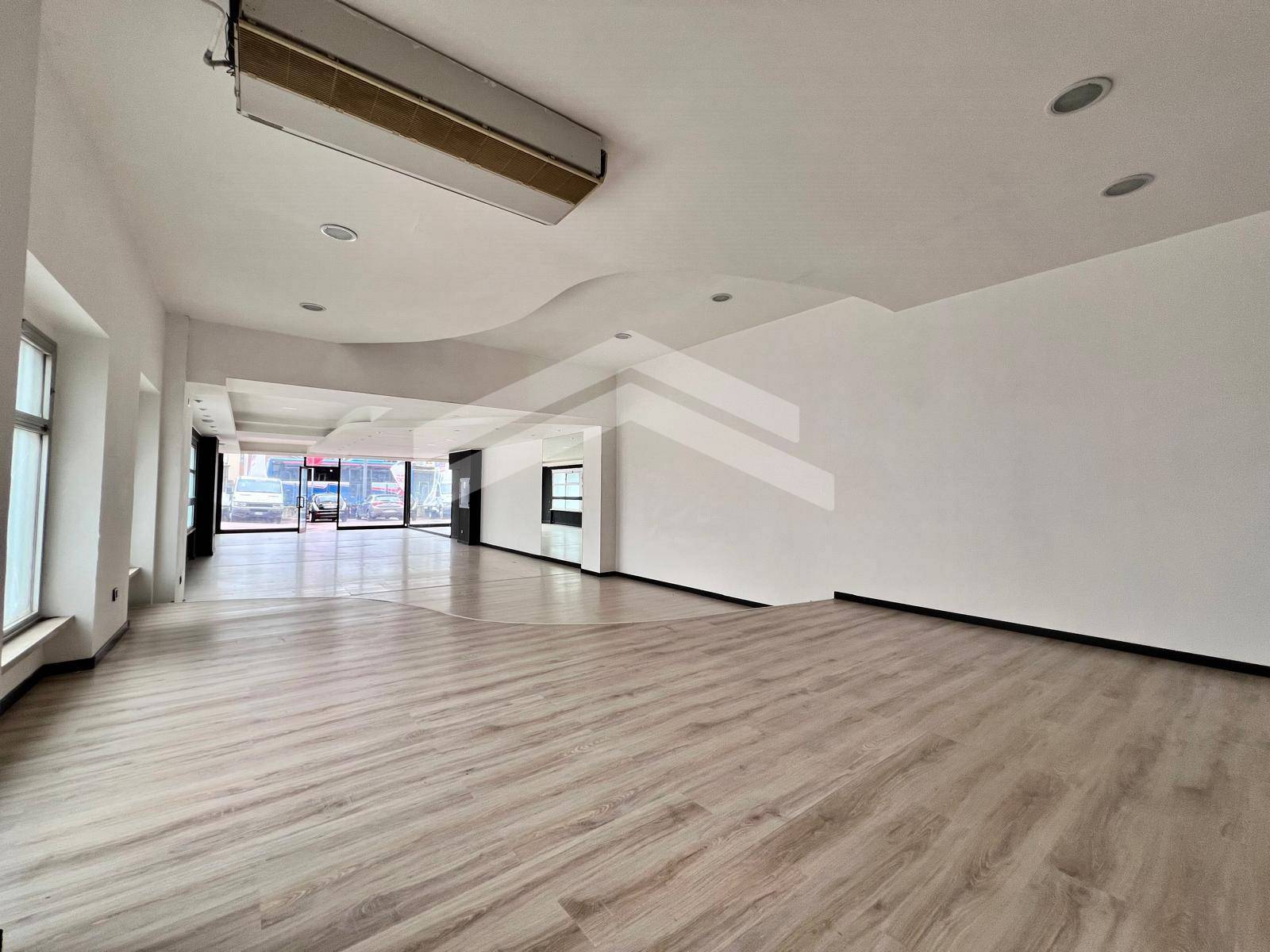 Locale commerciale in affitto a Campobasso, Semicentro