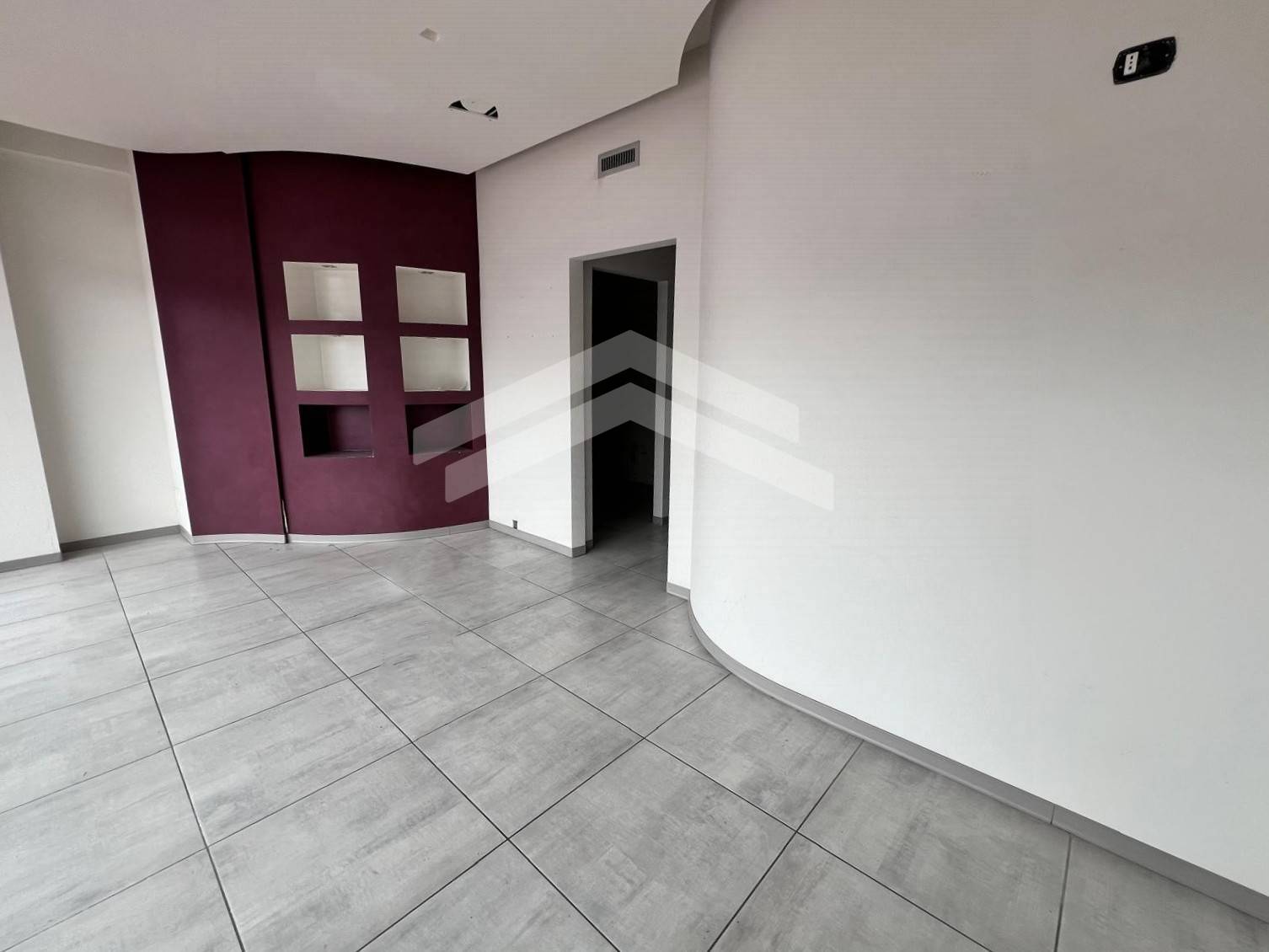 Locale commerciale in affitto a Campobasso, Semicentro