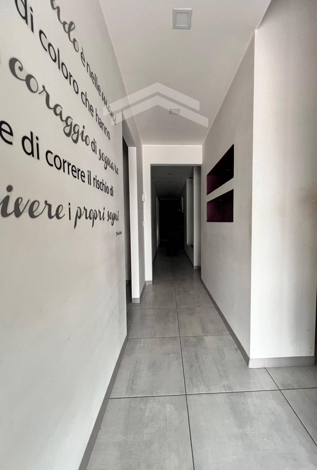 Locale commerciale in affitto a Campobasso, Semicentro