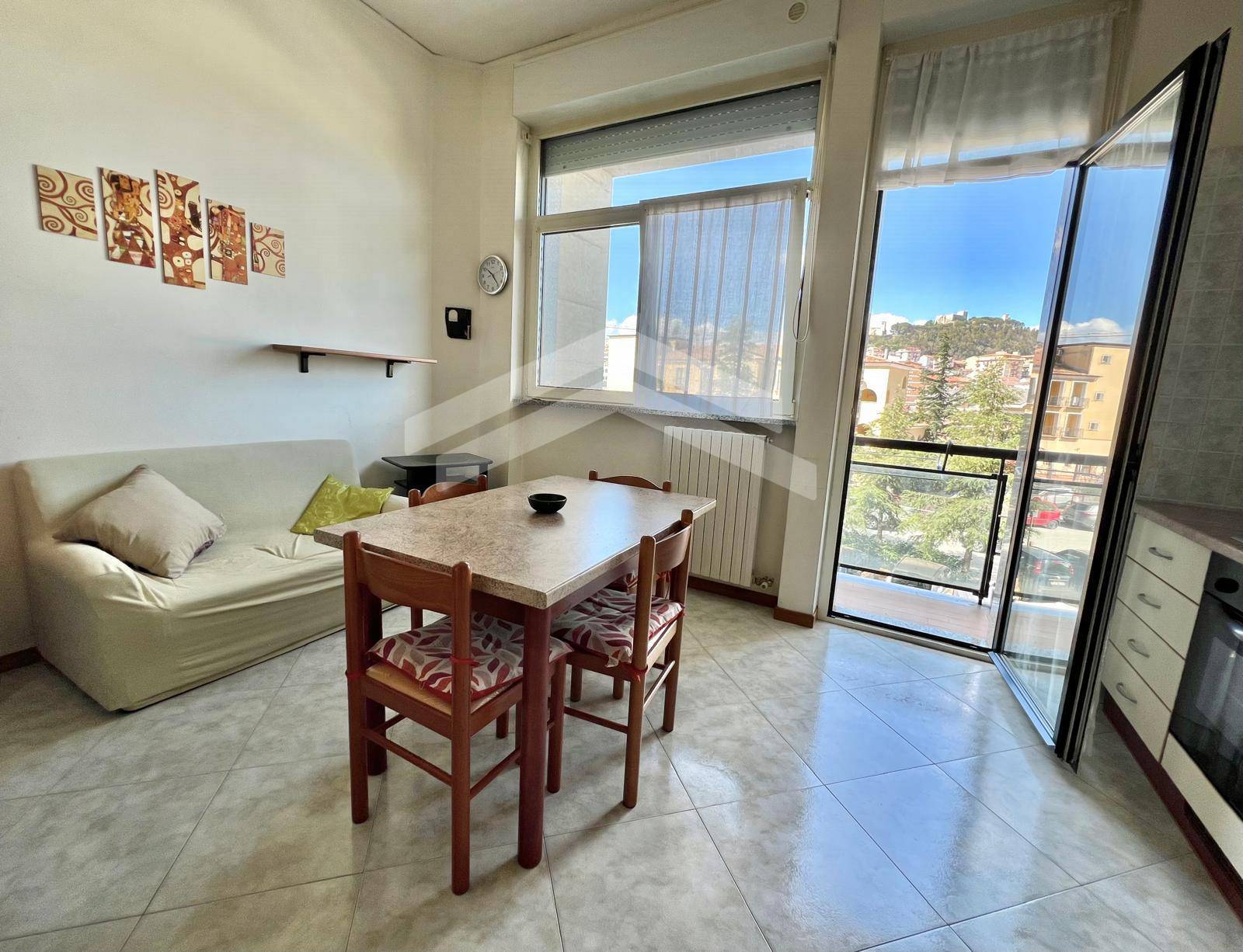 Appartamento in affitto a Campobasso, Centro