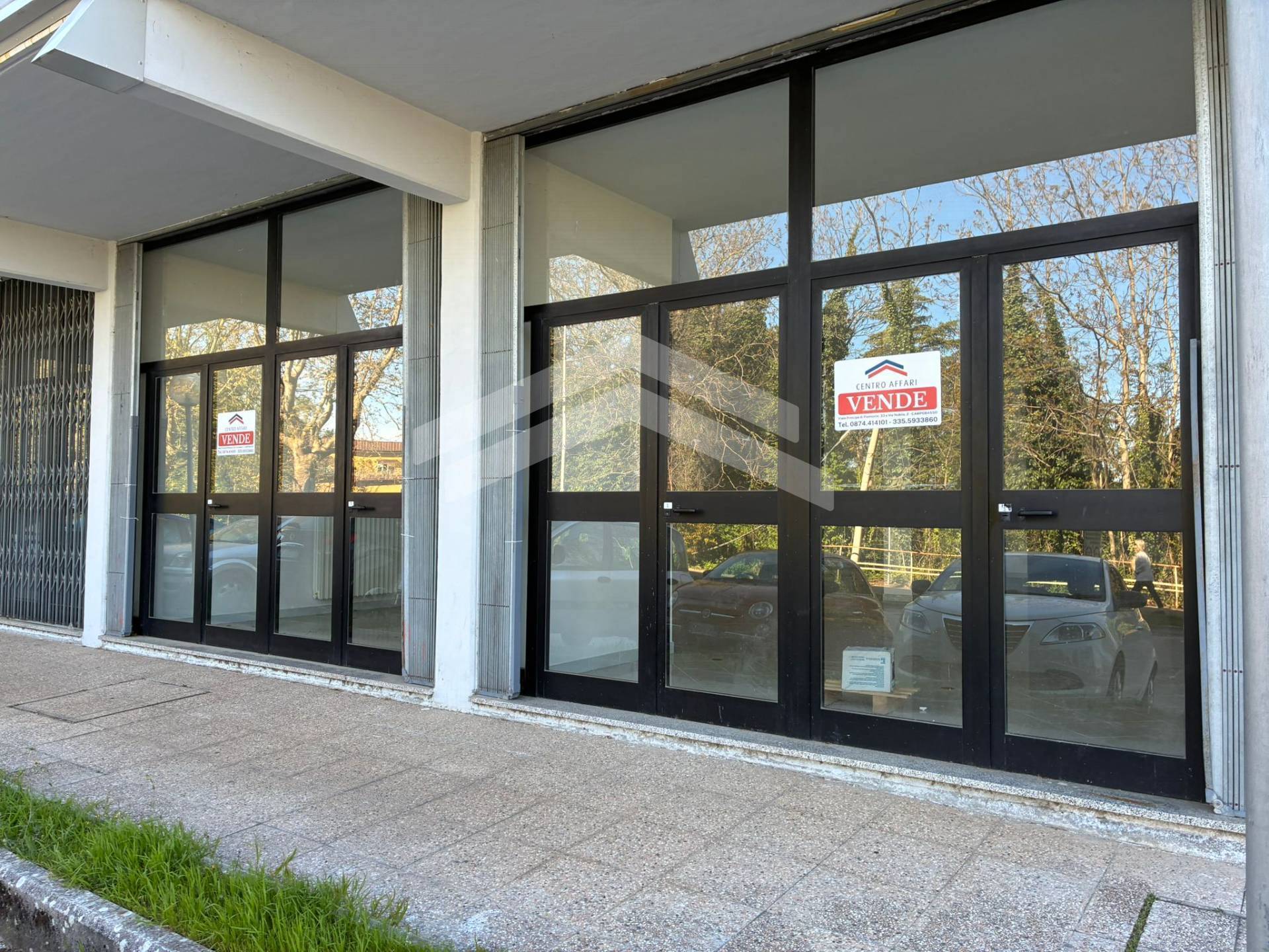 Locale commerciale in vendita a Campobasso, Vazzieri